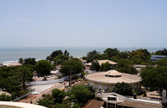 Es ist nicht weit zum Gambia-River, der in einigen Kilometern in den Atlantik mündet.  Dorthin geht es noch einmal am morgigen Tag.