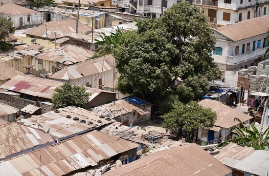 Das alte Banjul. Die Gebäude sind zum Teil noch aus der Kolonialzeit.