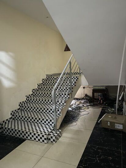 Das „Metzy Residence Hotel“ ist etwas chaotisch