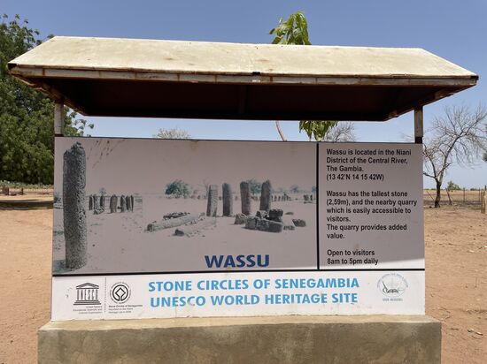 „Wassu“ ist das „Stonehenge“ von Senegambia-
Als „Senegambia“ bezeichnet man das Gebiet zwischen den Strömen „Senegal“ und „Gambia“