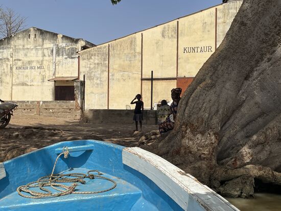 Kinder kommen und bestaunen uns