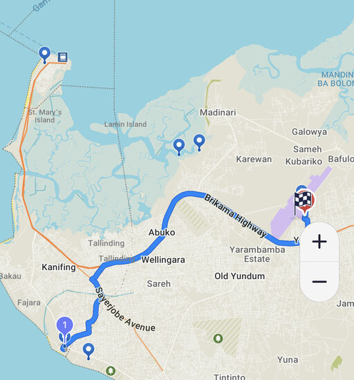 Der Kampf hier um jeden Kilometer ist hart—für diese 22km haben wir eine Stunde gebraucht!
Hier sieht man auch wie weit der Airport von Banjul entfernt ist