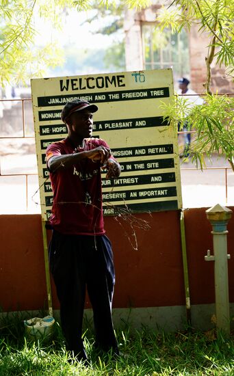 Auch dieser originale Stacheldraht hinderte die Sklaven kurz vor dem Ziel noch den Baum zu erreichen