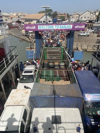 Zuerst die dicken LKWs und dann die Menschen…