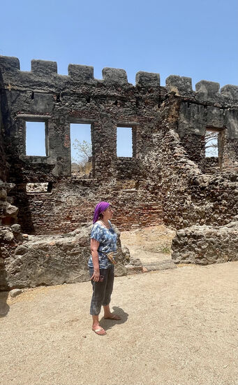 Sie blieben hier nur wenige Tage, manche Frauen wurden von den Aufpassern geschwängert, so erhöhten sie die Preise. Denn für Schwangere gab es mehr Geld