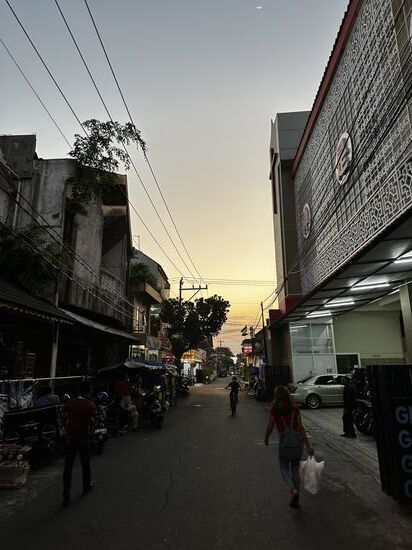 Wir futtern uns so die Straße hinauf…