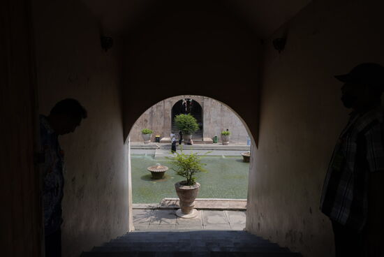 Hier geht es hinunter zu dem großen Becken