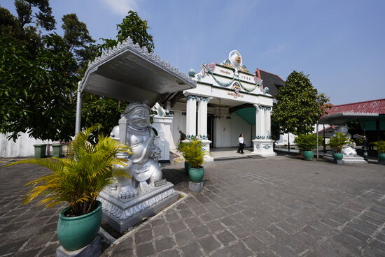 Eines der vielen Gebäude des Palastes