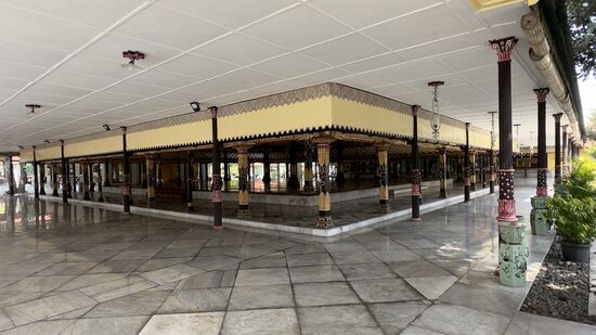 Eine der vielen Hallen, in den verschiedenste Veranstaltungen stattfinden können.