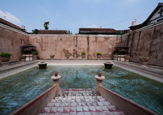 Die Bäder wurden aber nicht nur für den vorgenannten Zweck genutzt, vielmehr badeten die jeweiligen Frauen und Kinder der Sultane hier. Heute werden die Bäder nicht mehr genutzt.