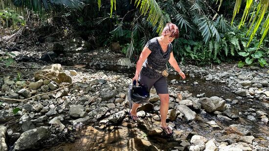 Es geht zurück…obwohl wir viel eher gestartet sind, holen uns die Mädels bald ein…
