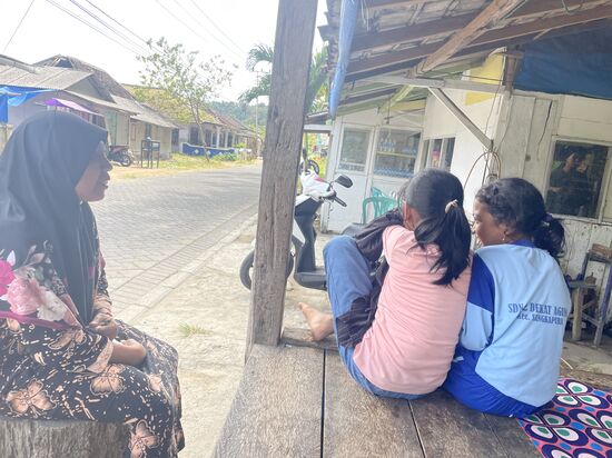 Ich leihe mir ein Kabel und lade meinen Router auf—leider habe ich das letzte Nacht vergessen und stehe nun ohne Internet da