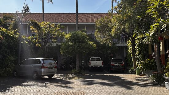 Zum Beispiel kann man auch von hier einen Ausflug zum Bromo buchen. Um den Sonnenaufgang zu sehen und man muß nicht im Ort „Cemoro Lawang“ übernachten