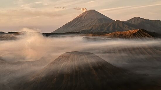 Im Vordergrund ist der „Batok“
Der „Bromo“ -der eigentlich wildeste wirkt mit den anderen recht harmlos…