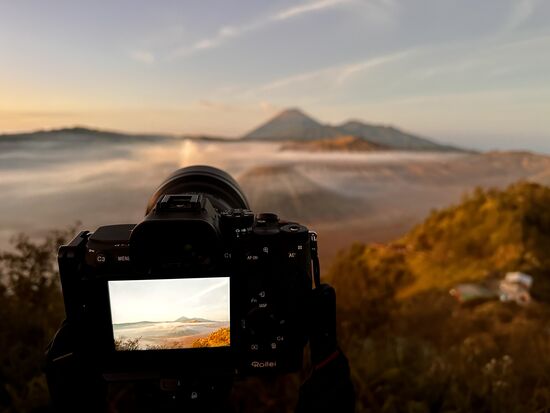 Thomas verteidigt seinen Standplatz! Immer wieder schieben sich Gruppen von insbesondere jungen Menschen nach Vorne und wollen Selfies machen. Das kann man nicht gebrauchen, wenn man eine Langzeitbelichtung macht.