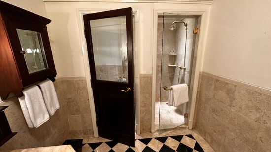 Leider sieht man dem Holz die Jahre schon etwas an…