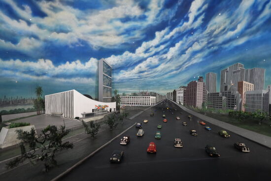 Eines der Bilder in einem Schaukasten