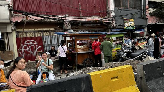 Jeder winkt uns freundlich zu