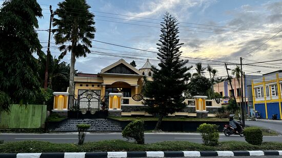 Es gibt hier auch sehr schöne Häuser.