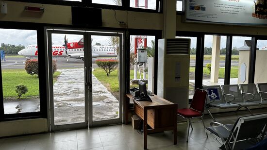 Unser Flieger von „NAM-Air“ kommt erst in letzter Minute