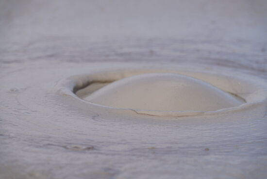 Alle paar Minuten taucht hier so ein Ding aus der Tiefe auf…