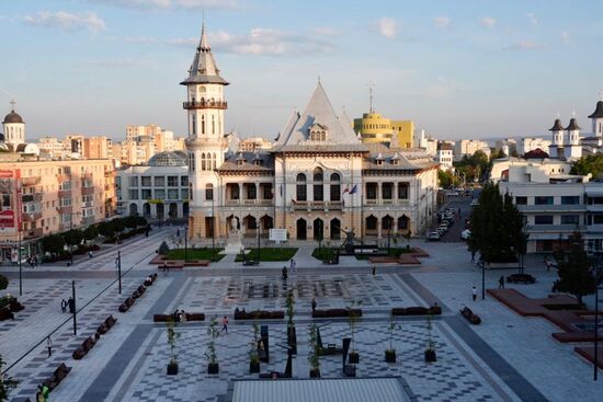 Guten Morgen zum Rathaus von Buzau!
