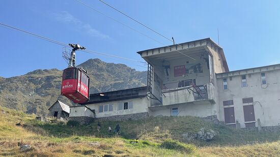 Mit der Gondel, die quer über die Schlucht fährt, hat man sicher einen tollen Ausblick