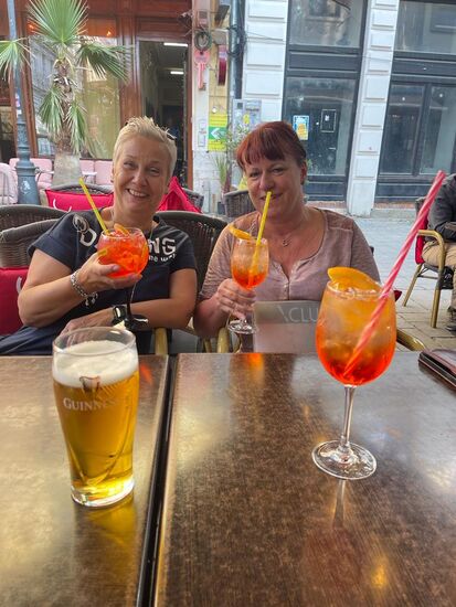 Wir kehren im selben Restaurant ein, wie damals und beginnen mit einem Aperitif