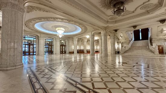 Unsere beiden Fotografen haben sich immer wieder "zurückfallen lassen", um Bilder ohne Menschenmengen machen zu können. Ihr Guide war nicht so begeistert und hat sie dann immer wieder eingesammelt.