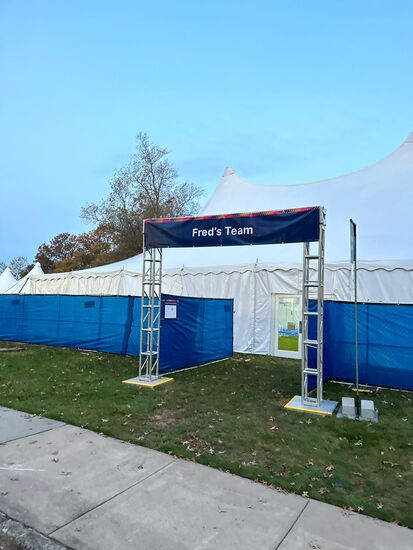 Lustig—Fred heißt auch das Glücksschwein von Dennis&amp;Tina, welches immer mit ihnen auf Reisen geht