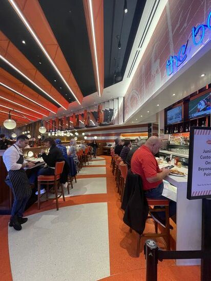 Wir gehen heute gemütlich wieder zu „Juniors“ frühstücken