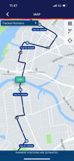 Bald ist Dennis da—wenn wir ihn hier sehen, hat er schon über die Hälfte geschafft!