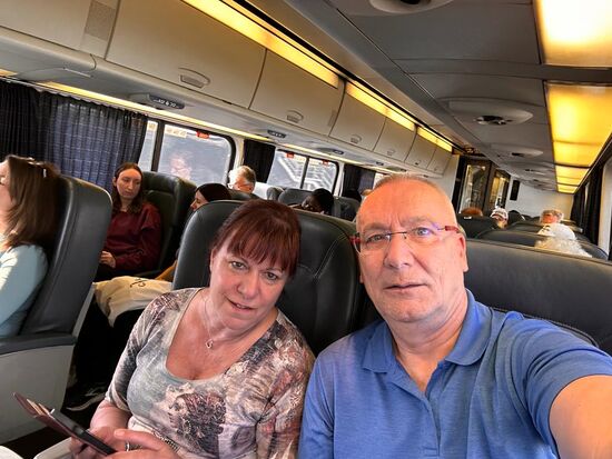 Wir befinden uns im BUSINESS-CLASS-Abteil