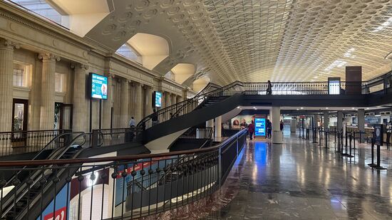 Die Bahnhofshalle sieht umwerfend schön aus…