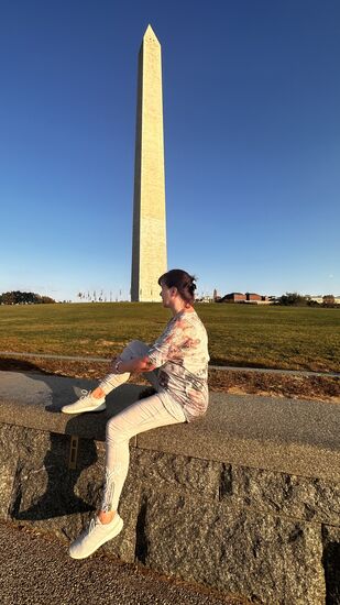 Erbaut wurde der 555 Fuß hohe Marmor-Obelisk zu Ehren von George Washington dem ersten Präsidenten der USA.
Der Bau dauerte von 1848-1884 unterbrochen durch den Bürgerkrieg