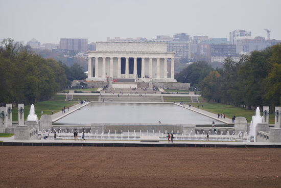 Thomas macht in der Zeit noch ein paar Fotos—z.B. vom „Lincoln Memorial“ mit dem „Reflecting Pool“