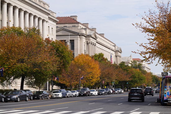 Das ist die „Constitution Ave NW“  - also die  Museumsmeile, in Richtung „Capitol“