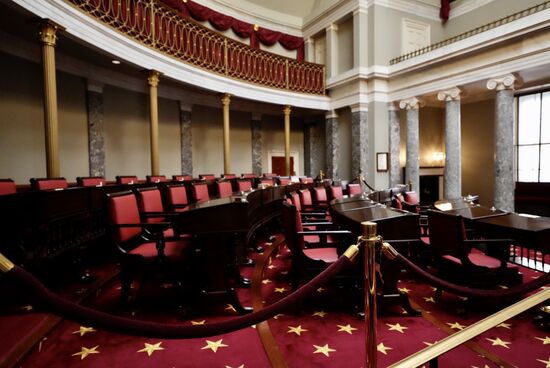 Hier wurden zwischen 1810 und 1859 durch den Senat der Vereinigten Staaten die Gesetze verabschiedet …