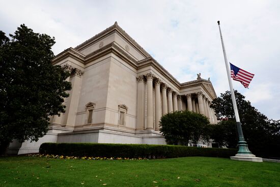 Ein wirklich lohnenswerter Besuch!
Übrigens sind die Besuche aller Museen in Washington kostenlos-bzw es ist manchmal eine Bearbeitungsgebühr von 1 US$ bei online-Buchungen zu entrichten.