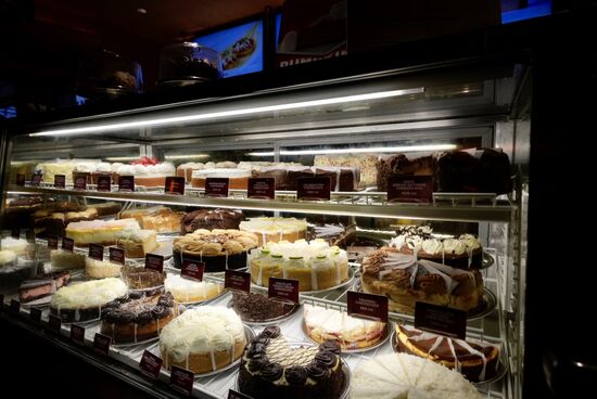 Eine große Auswahl an Cheesecake—immer mit der Angabe der kcal….