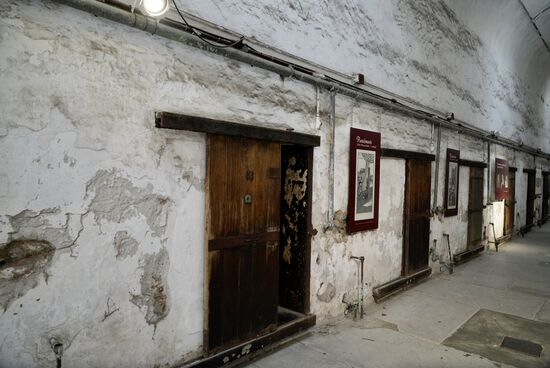 Das Prinzip dieses Gefängnisses war, die Häftlinge vollständig von der Außenwelt und voneinander zu isolieren