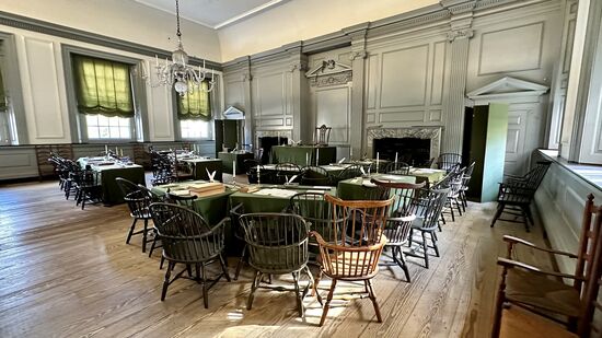 Dies ist der Versammlungsraum, die „Assembly Hall“….