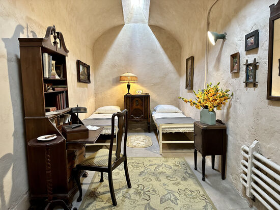 Nur 8 Monate davon verbüßte er hier in dieser scheinbar schicken Zelle