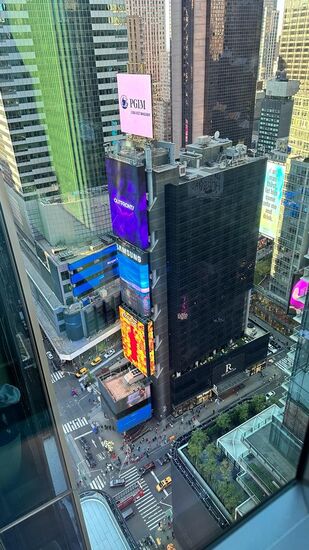 …und landen im 30.Stock von insgesamt 39 