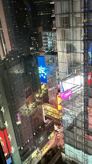 Für morgen haben wir uns einen Museum-Besuch vorgenommen und Thomas will mit Dennis um 6:30 Uhr zum Fotografieren in den Central Park.