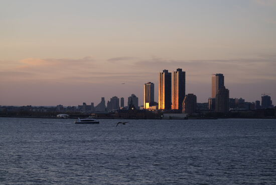 Dennis hatte noch die geniale Idee abends nach „Staten Island“ zu fahren um den Sonnenuntergang einzufangen