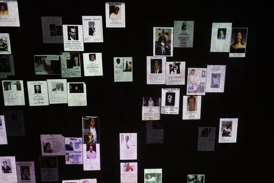 Suchanzeigen von Angehörigen, die ihre Liebsten suchen - diese haben in den Straßen von Manhattan damals überall gehangen.