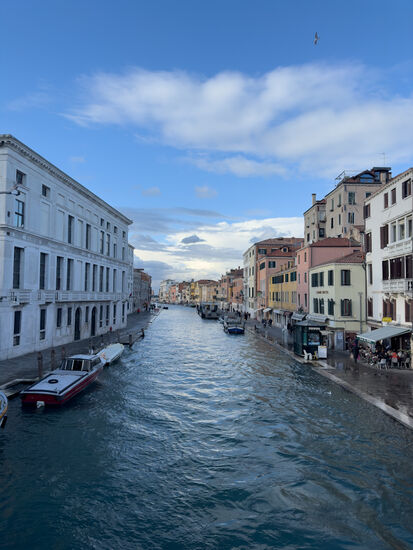 Es ist auch hier weniger los auf den Wasserwegen.