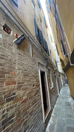 Dieses Ghetto ist eine eigene in sich geschlossene Welt