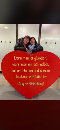 Das Abschiedsfoto ist um Mitternacht bei unserer Ankunft am Flughafen Hannover entstanden. Den schönen Text dazu hat unser Lauffreund Wolfgang für uns ergänzt...